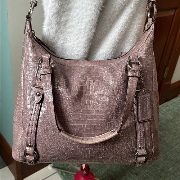 Coach  Alexandra  lavender croc embossed patent leather  shoulder bag  Rare find - Picture 1 of 17